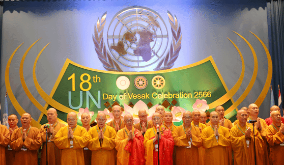 中國佛教代表團赴泰出席第18屆聯合國衛塞節慶?；顒?>
        <p class=