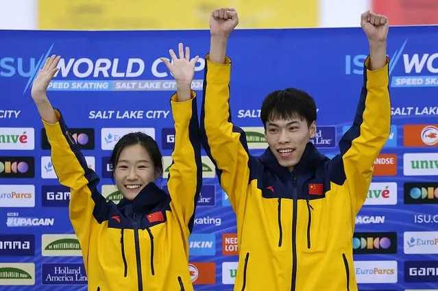 速度滑冰世界杯：中國隊收獲混合接力金牌